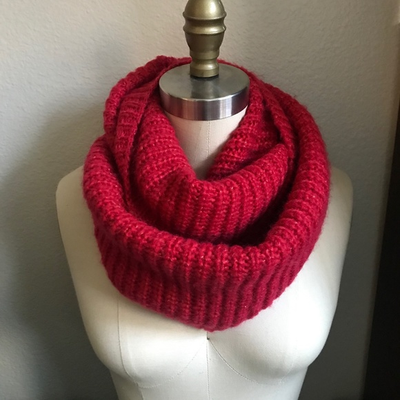 Classic Vintage Red Sparkle Infinity Loop Chunky Scarf - Picture 1 of 7